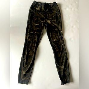Camouflage yoga pants
